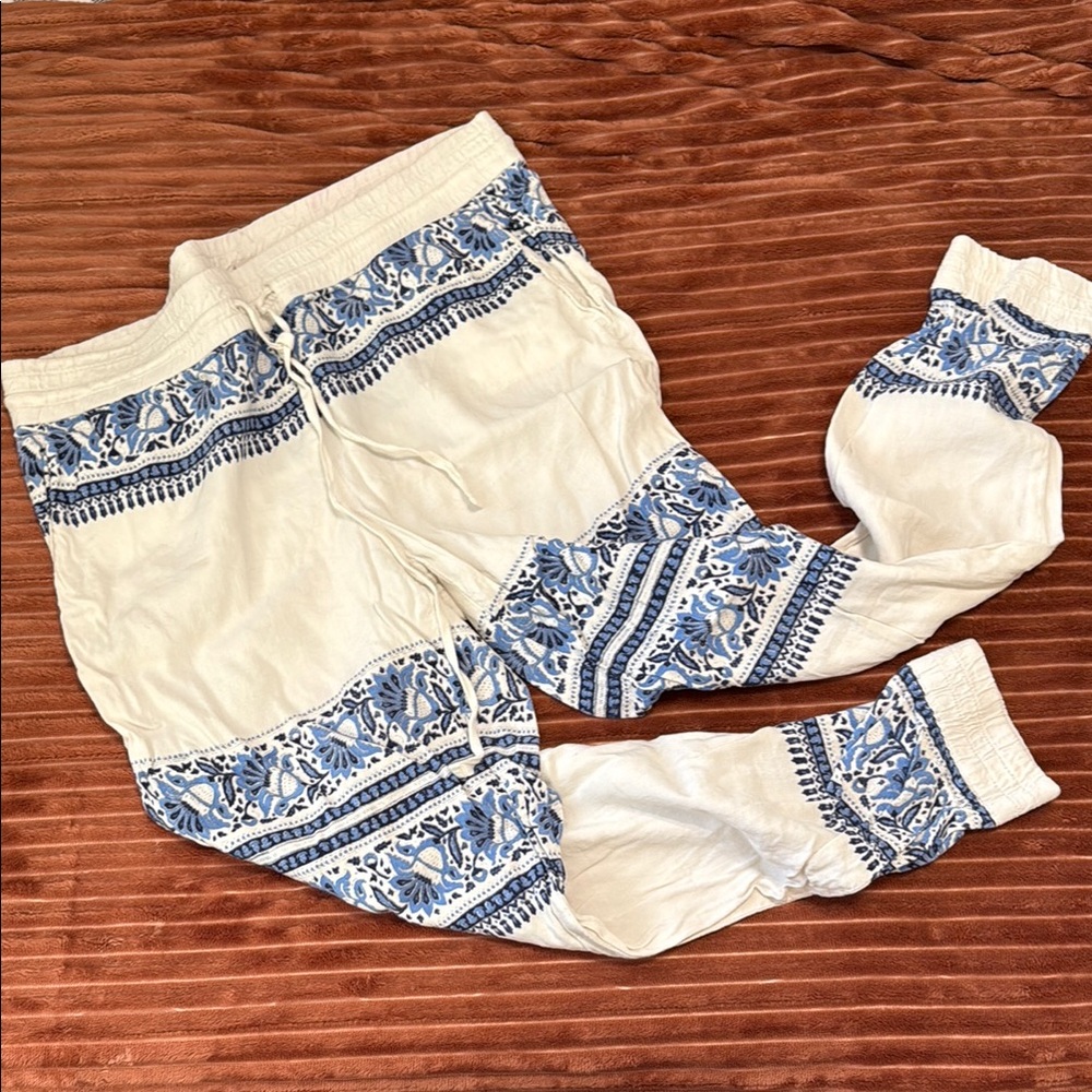 Women’s Cream and Blue Patterned Bottoms/jogger leg